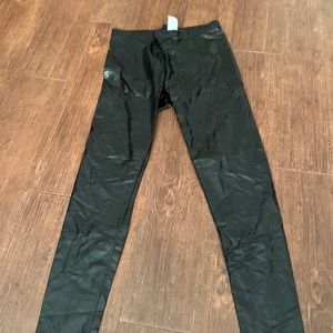 Women’s splendor flying  faux leather leggings